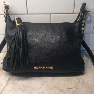 Michael Kors Blk Leather Shoulder Bag with tassel